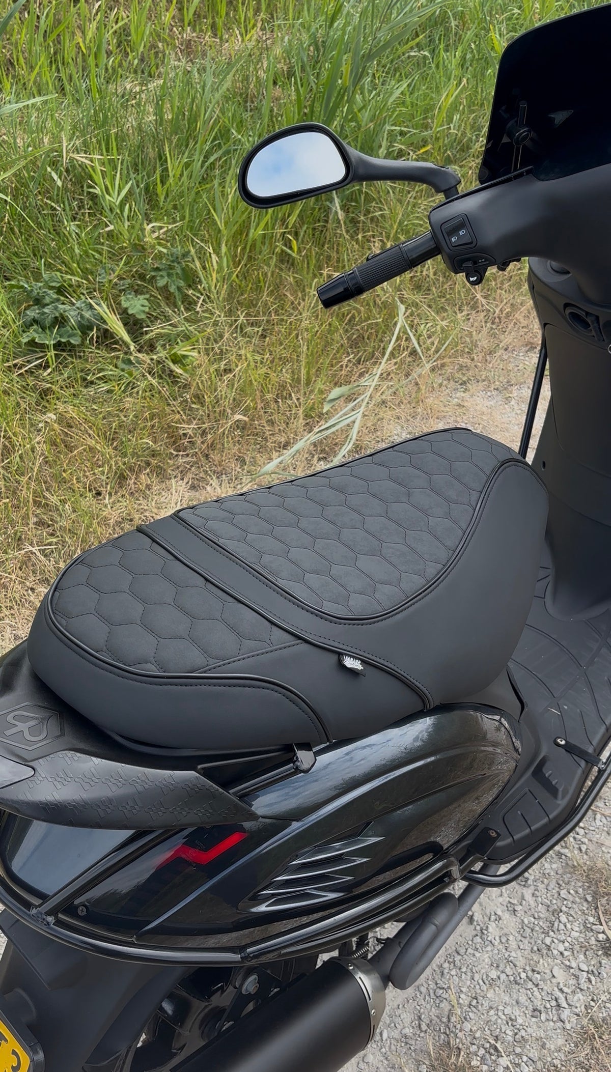Zadelhoes , Piaggio Zip DUO RS Zwart | Alcantara / Kunstleer